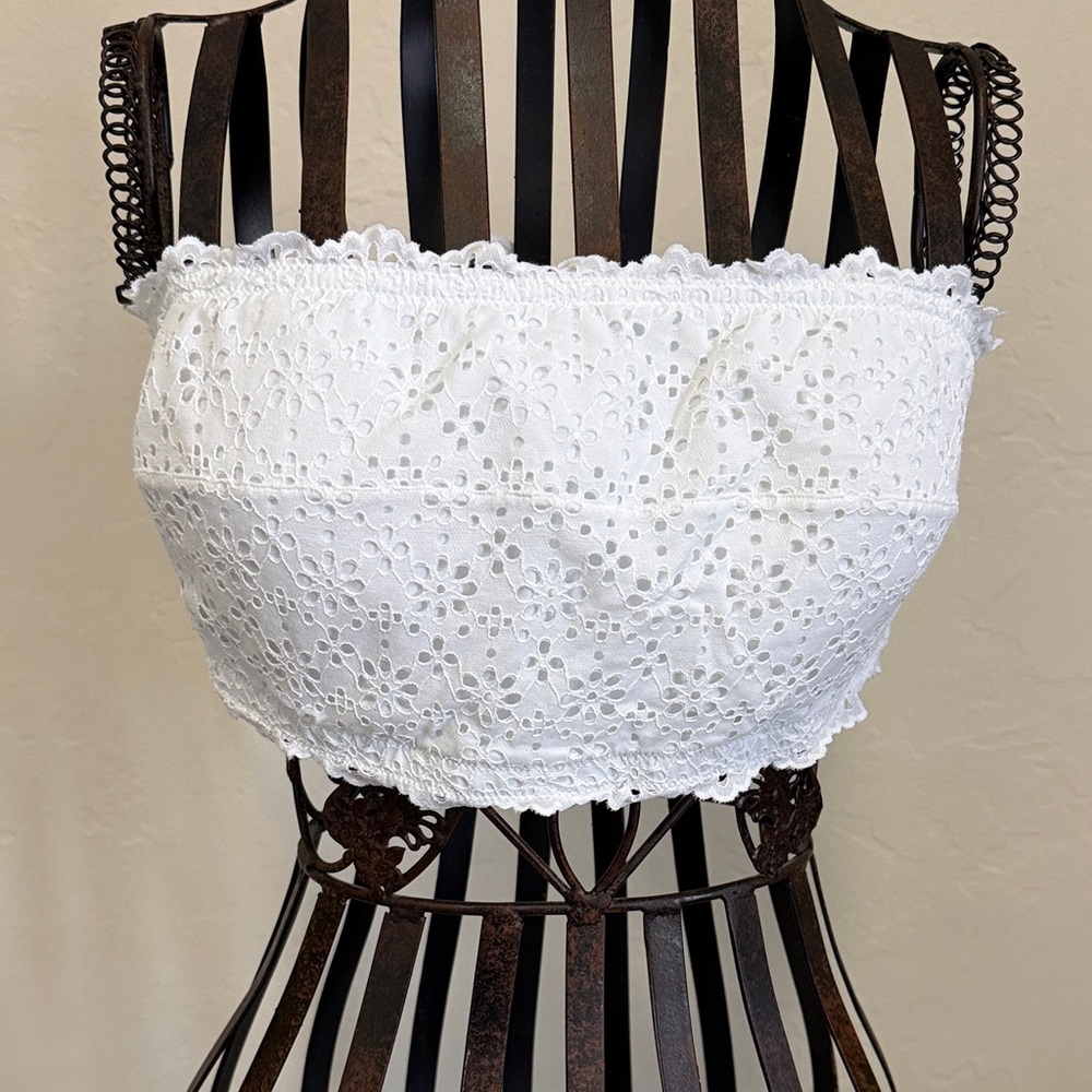 Auden White Floral Lace Crop Top
